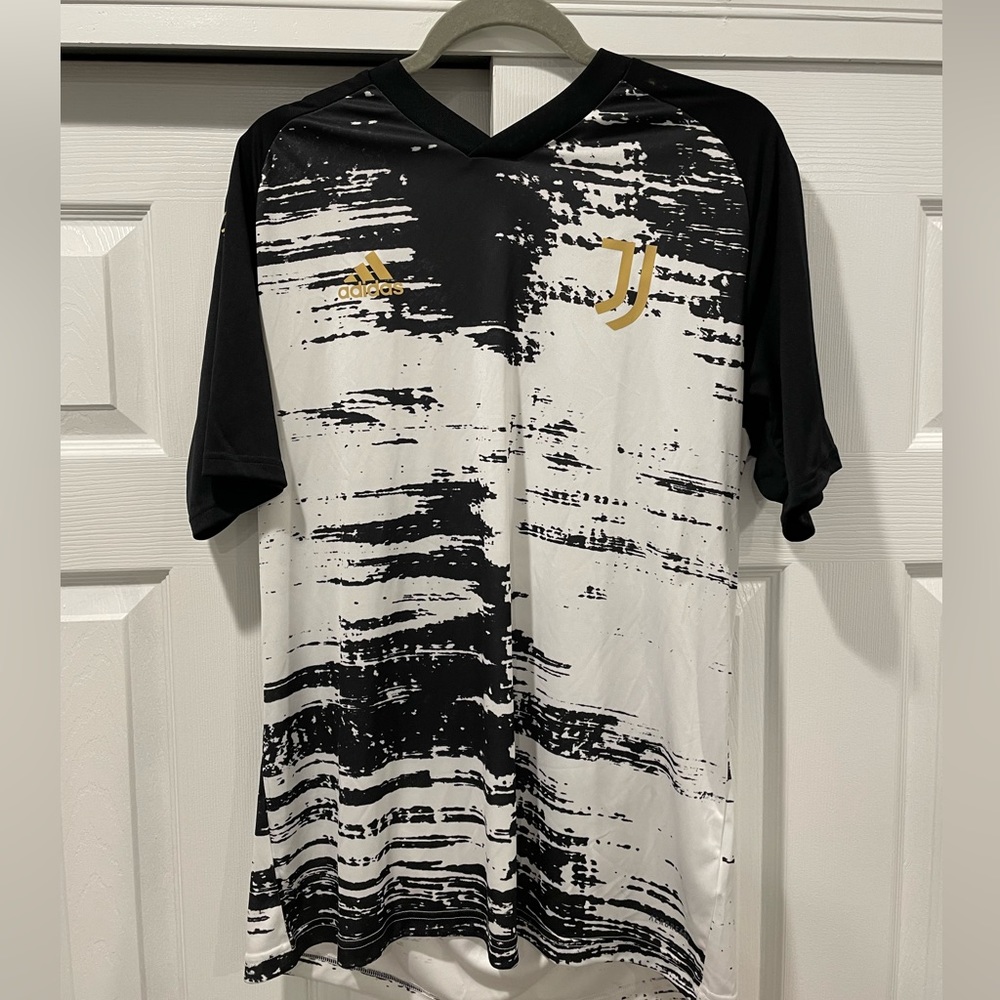Juventus Preshi Pre-Match Shirt Size L